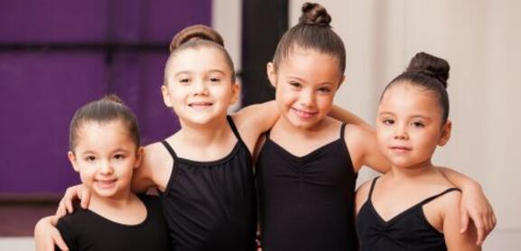 Уроки танцев для начинающих девочек-подростков: где лучше заниматься?